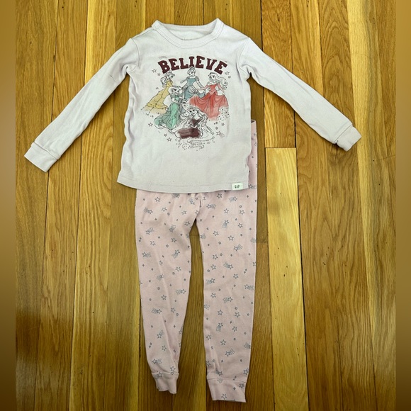 Used girls pajamas all size 3T - Picture 4 of 10